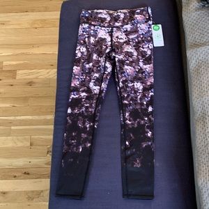 NWT Gaiam patterned leggings
